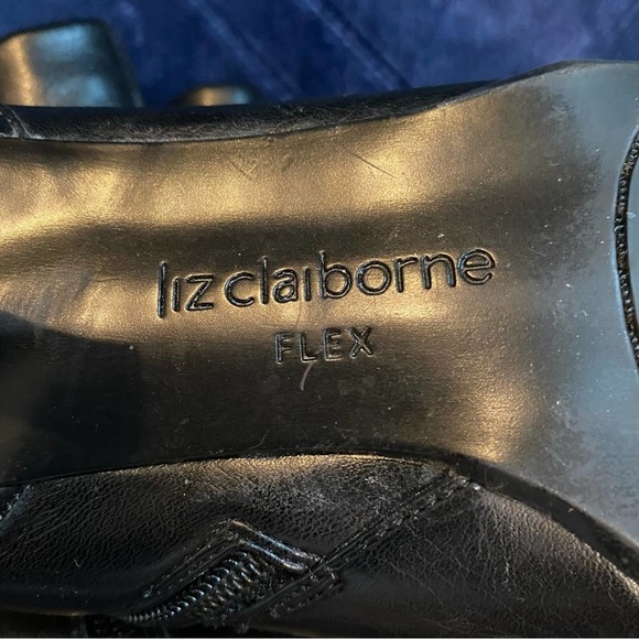 Liz Claiborne Flex Black Lucent Pointed Toe Ankle Boots - Picture 7 of 7